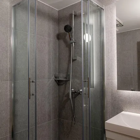 Hisa S'tje Ljubljana Airport Apartment *