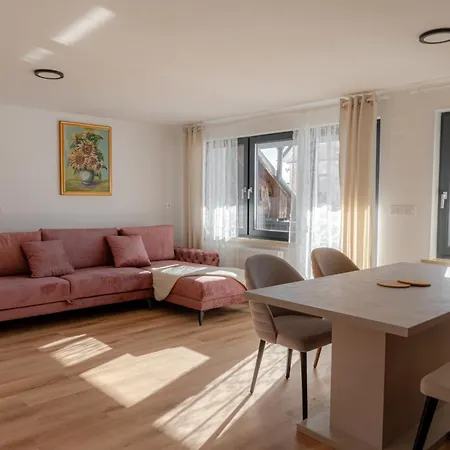 Hisa S'tje Ljubljana Airport Apartment *