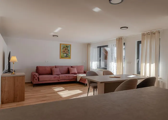 公寓 Hisa S'tje Krvavec 戈雷尼斯卡地区采尔克列